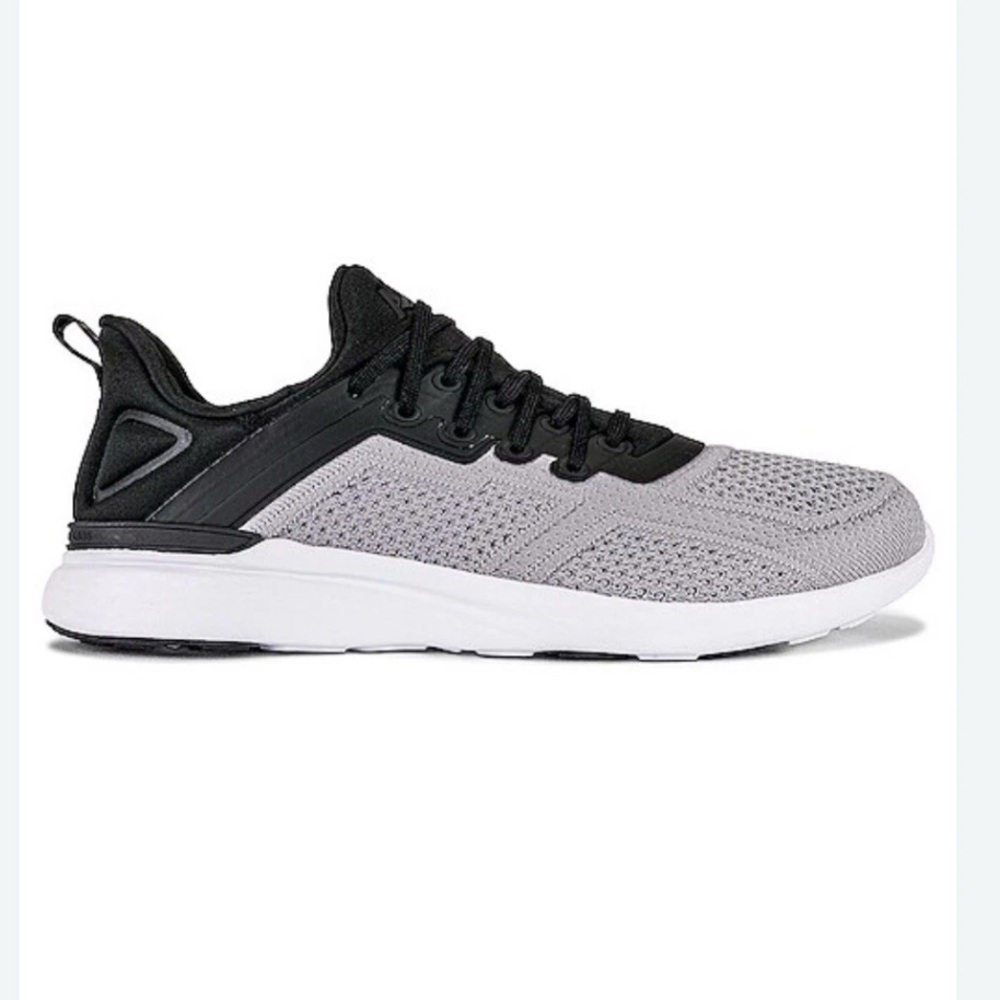 APL Techloom Tracer Shoe Men's Black Gray White Lace Up Athletic EUC Size 8 mint